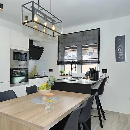 I Penthouse 2 Mit Dachterrasse & Jacuzzi Apartman Zadar
