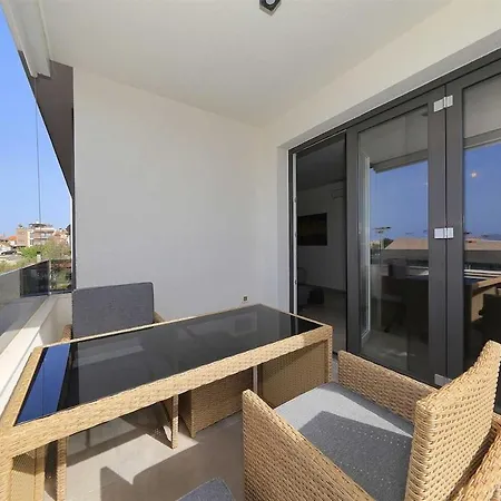 Apartment I Penthouse 2 Mit Dachterrasse & Jacuzzi Zadar