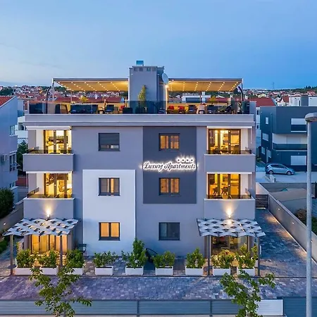 I Penthouse 2 Mit Dachterrasse & Jacuzzi * Zadar