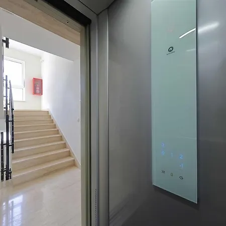 Apartman I Penthouse 2 Mit Dachterrasse & Jacuzzi *